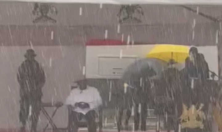 Video of Museveni Sitting in Heavy Rain Leaves Ugandans Completely Surprised