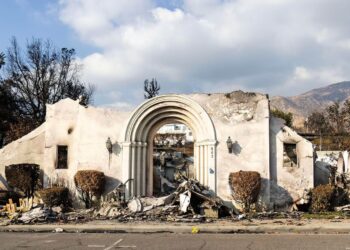 Community Members Destroy Church Over Pastors Affair with Married Women & Church Members