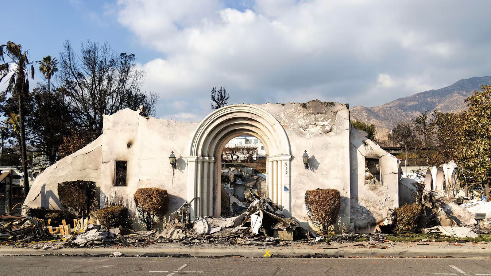 Community Members Destroy Church Over Pastors Affair with Married Women & Church Members